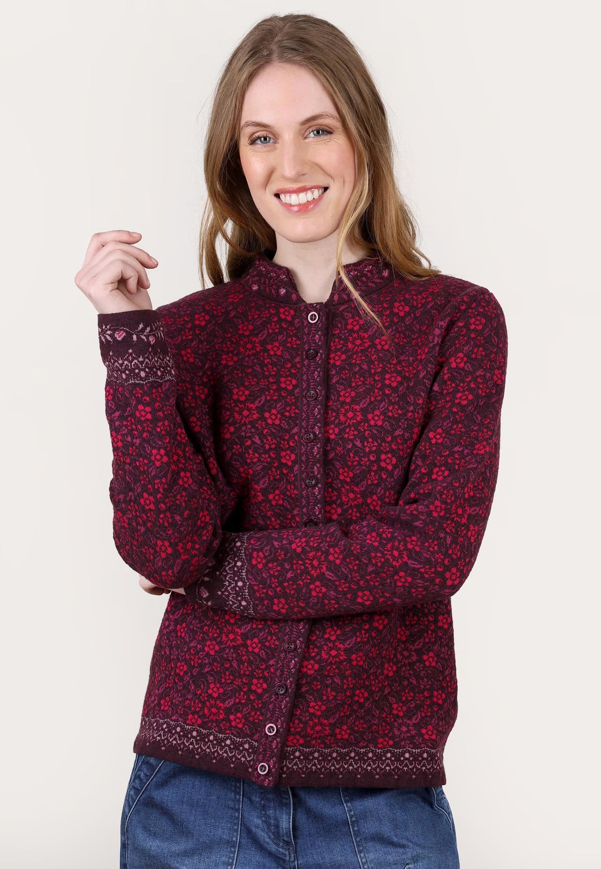 Scandic Strickjacke aus Wolle "Simmy Floral" rot/gemustert