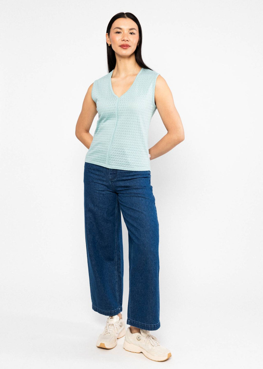 Blutsgeschwister Top aus Strick "Filigree Frontluke" hellblau