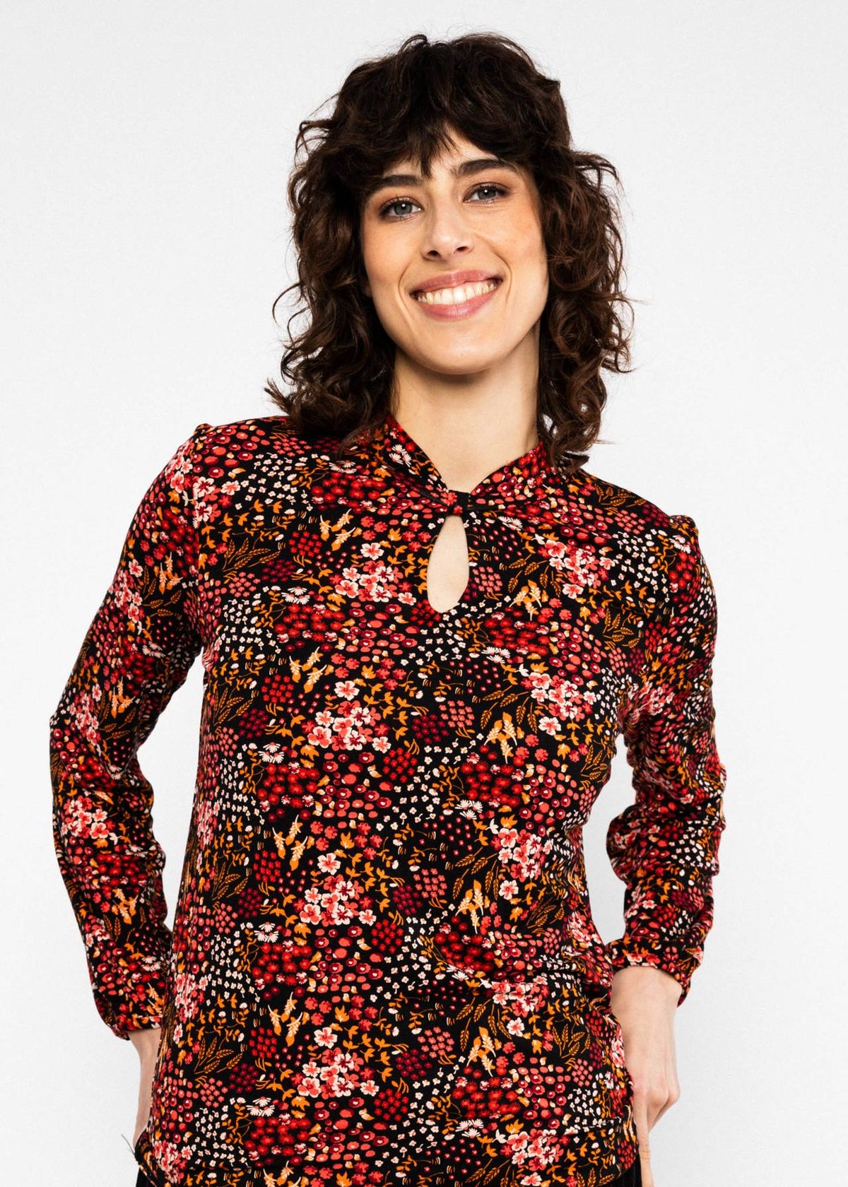Blutsgeschwister Shirt "Oh my Knot" rot/schwarz geblümt