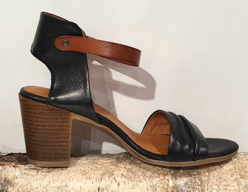 MizMooz Sommerschuh in Schwarz