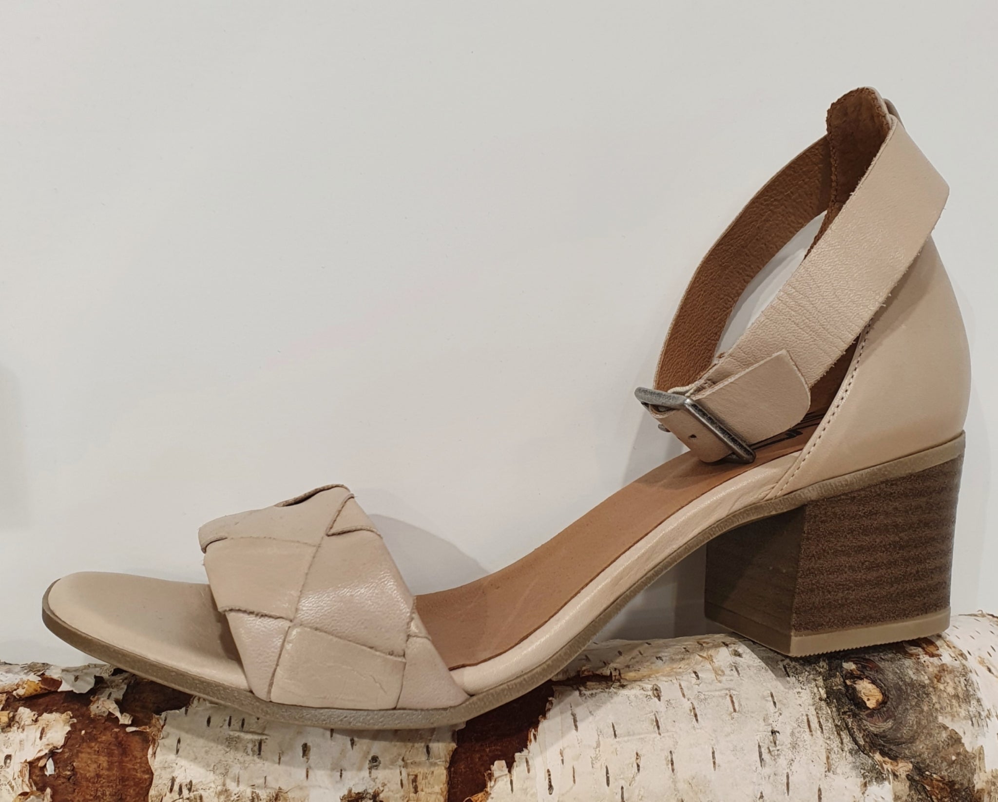 MizMooz Sommerschuh in Creme