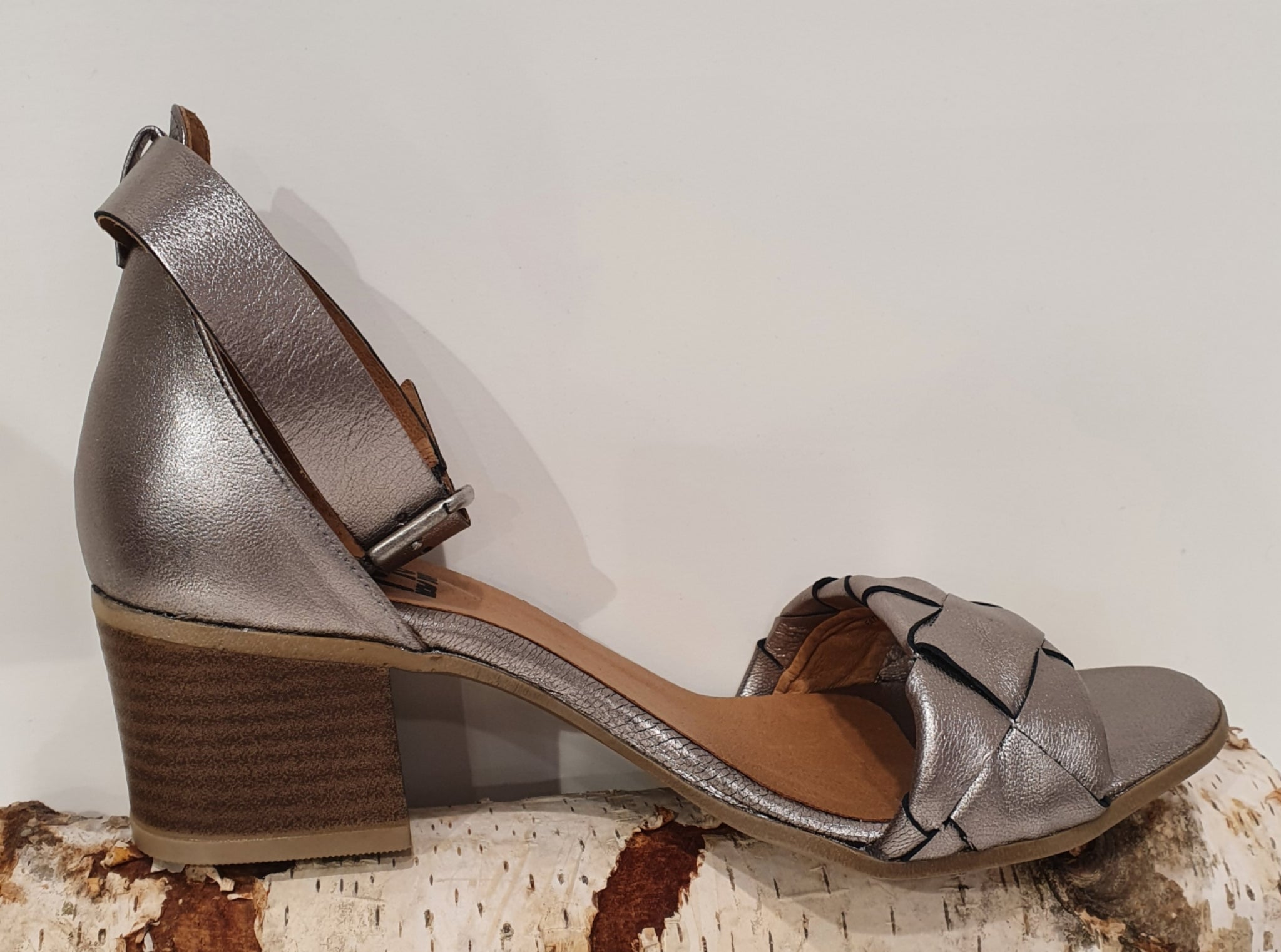 MizMooz Sommerschuh in Creme