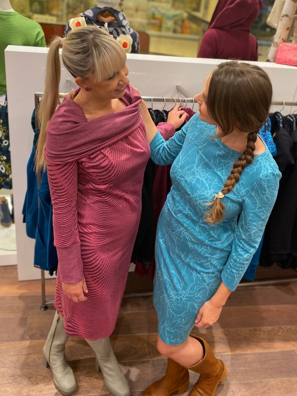 Miranda Merra Kragen-Kleid "Stormy Berry" berry