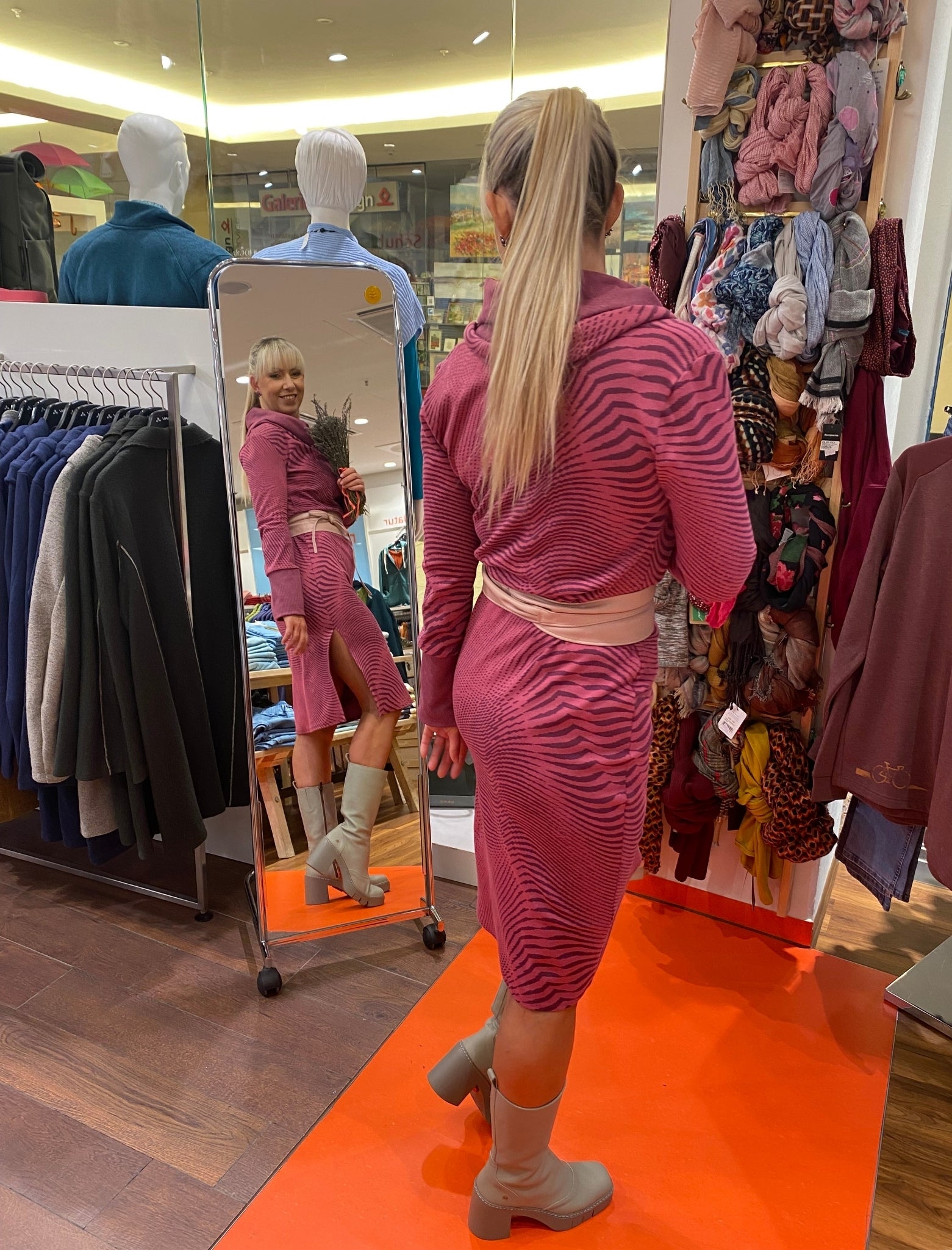 Miranda Merra Kragen-Kleid "Stormy Berry" berry