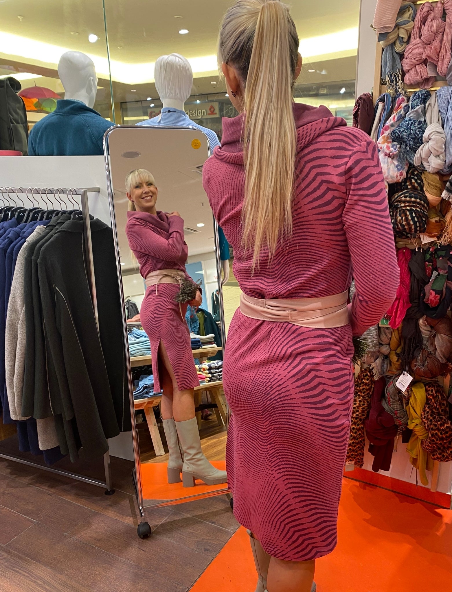 Miranda Merra Kragen-Kleid "Stormy Berry" berry