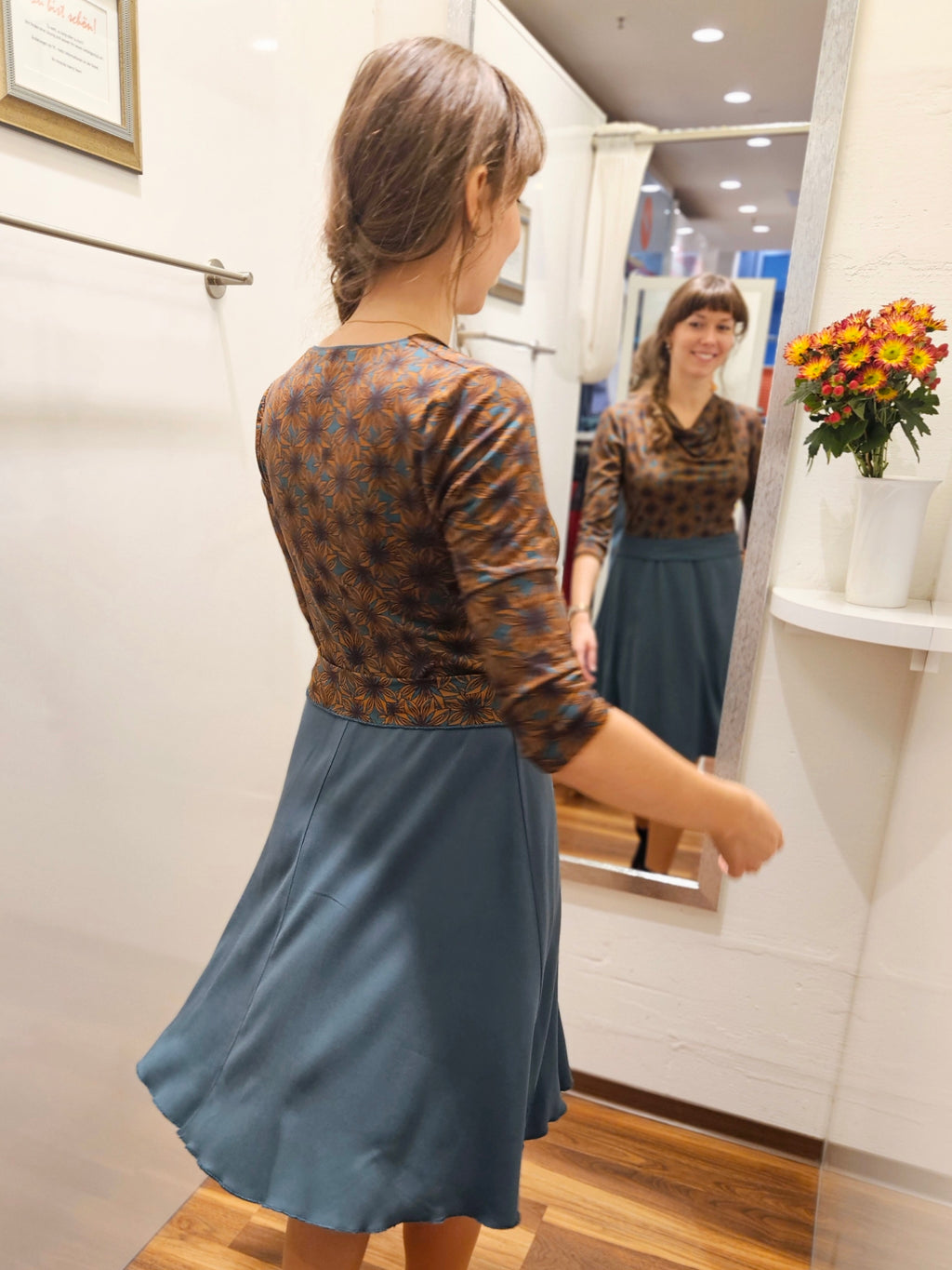 Miranda Merra Kleid "Sternenblume braun" braun-petrol