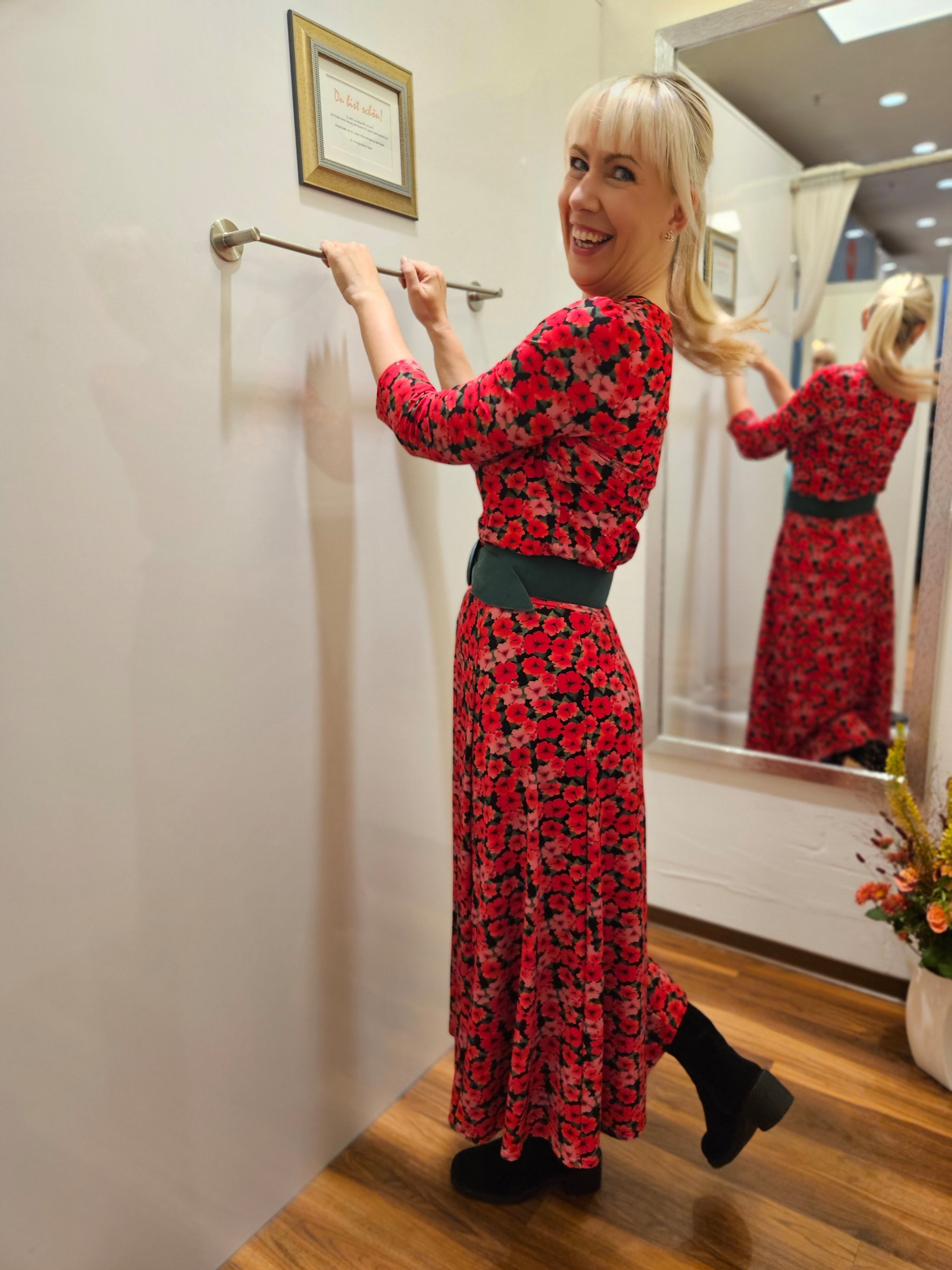 Miranda Merra Shirt mit Wasserfall "Red Flowers" rot/geblümt