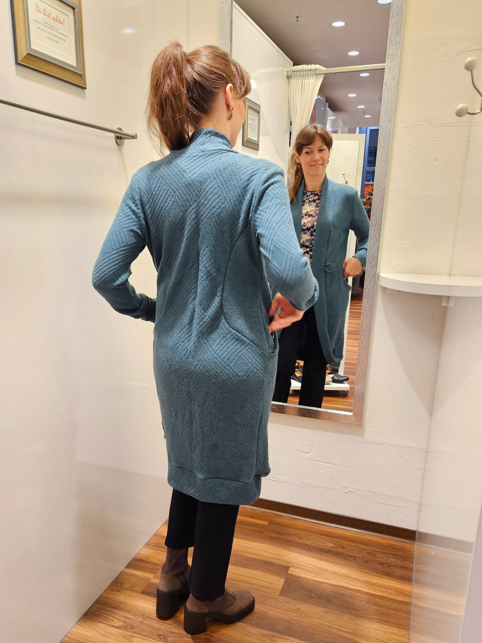 Miranda Merra Long-Strickjacke mit Wolle "Green Cozy" petrol