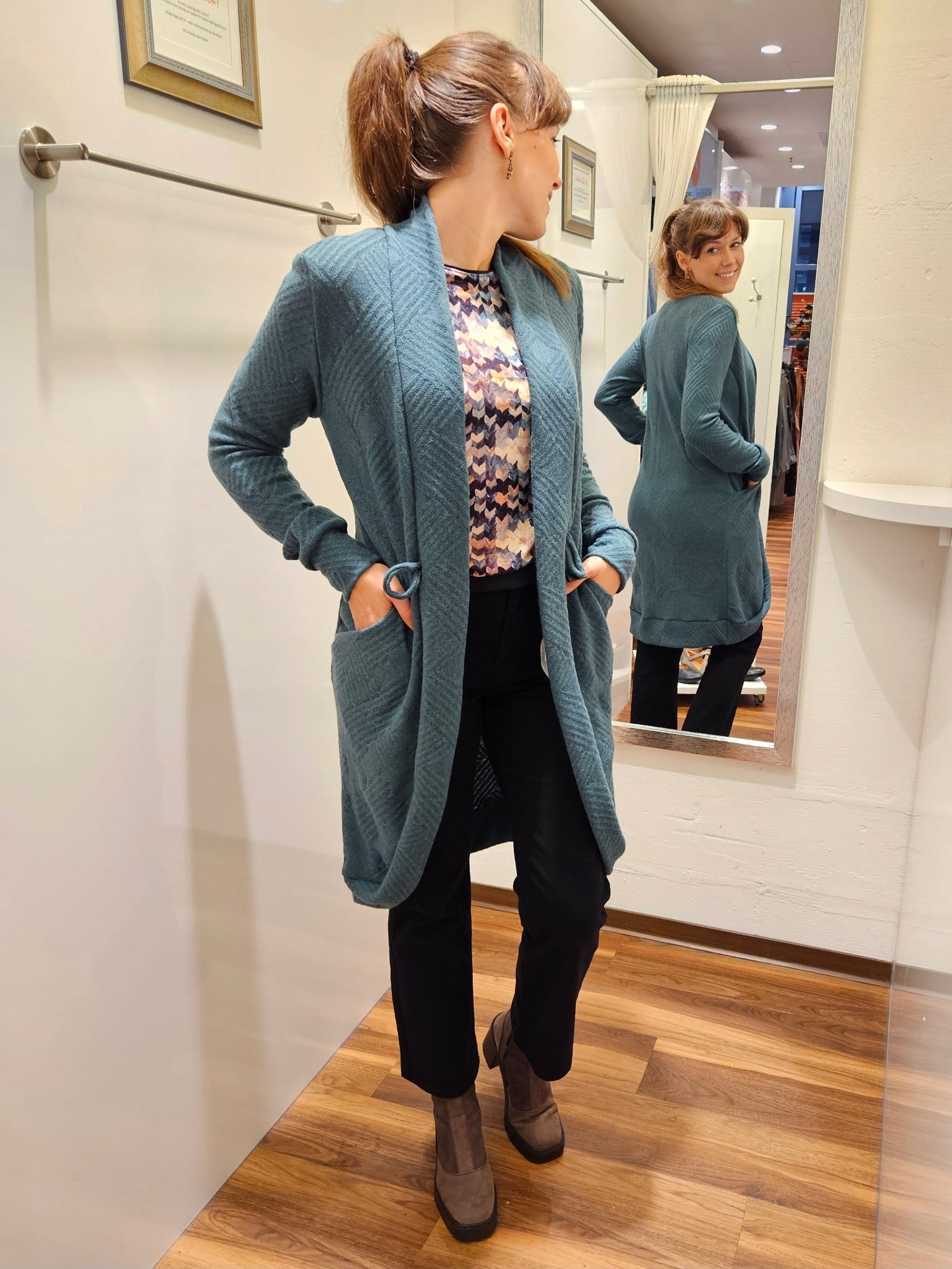 Miranda Merra Long-Strickjacke mit Wolle "Green Cozy" petrol