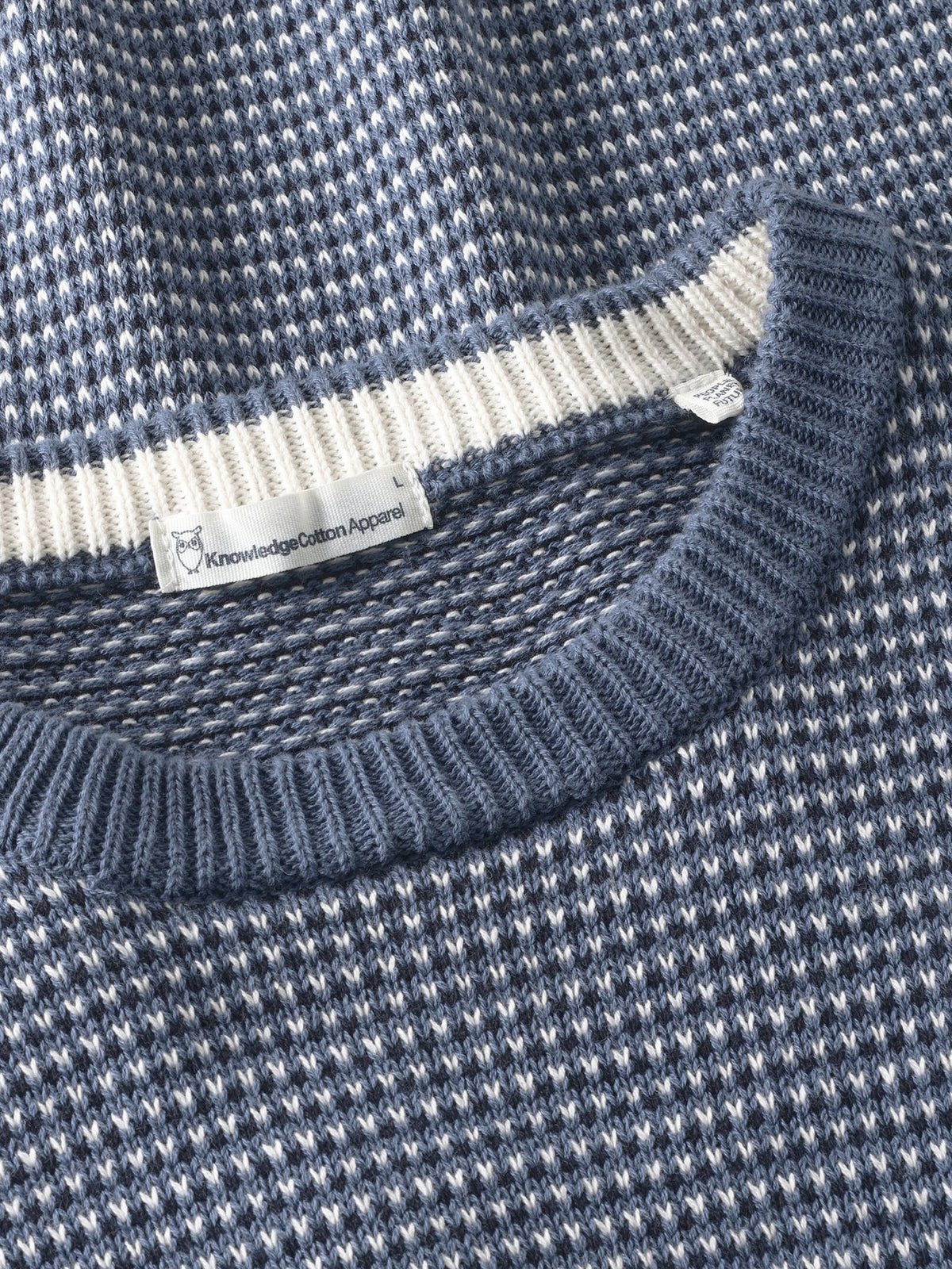 Knowledge Cotton Apparel Pullover "Jacquard" blau/gepunktet