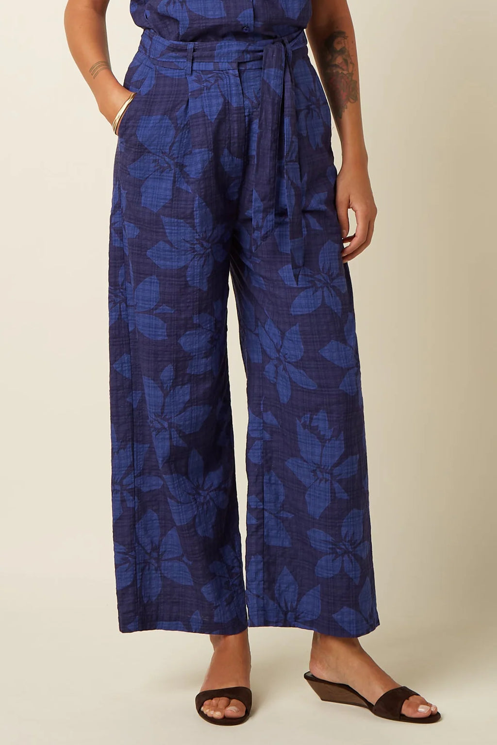 King Louie Hose "Ava" blau gemustert