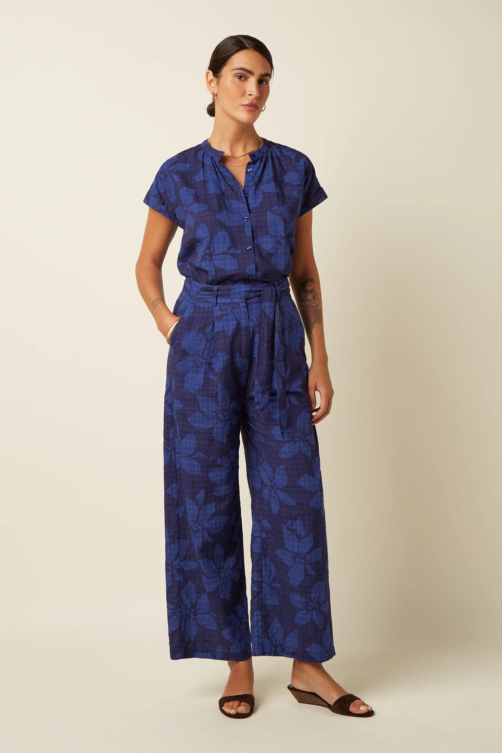 King Louie Hose "Ava" blau gemustert
