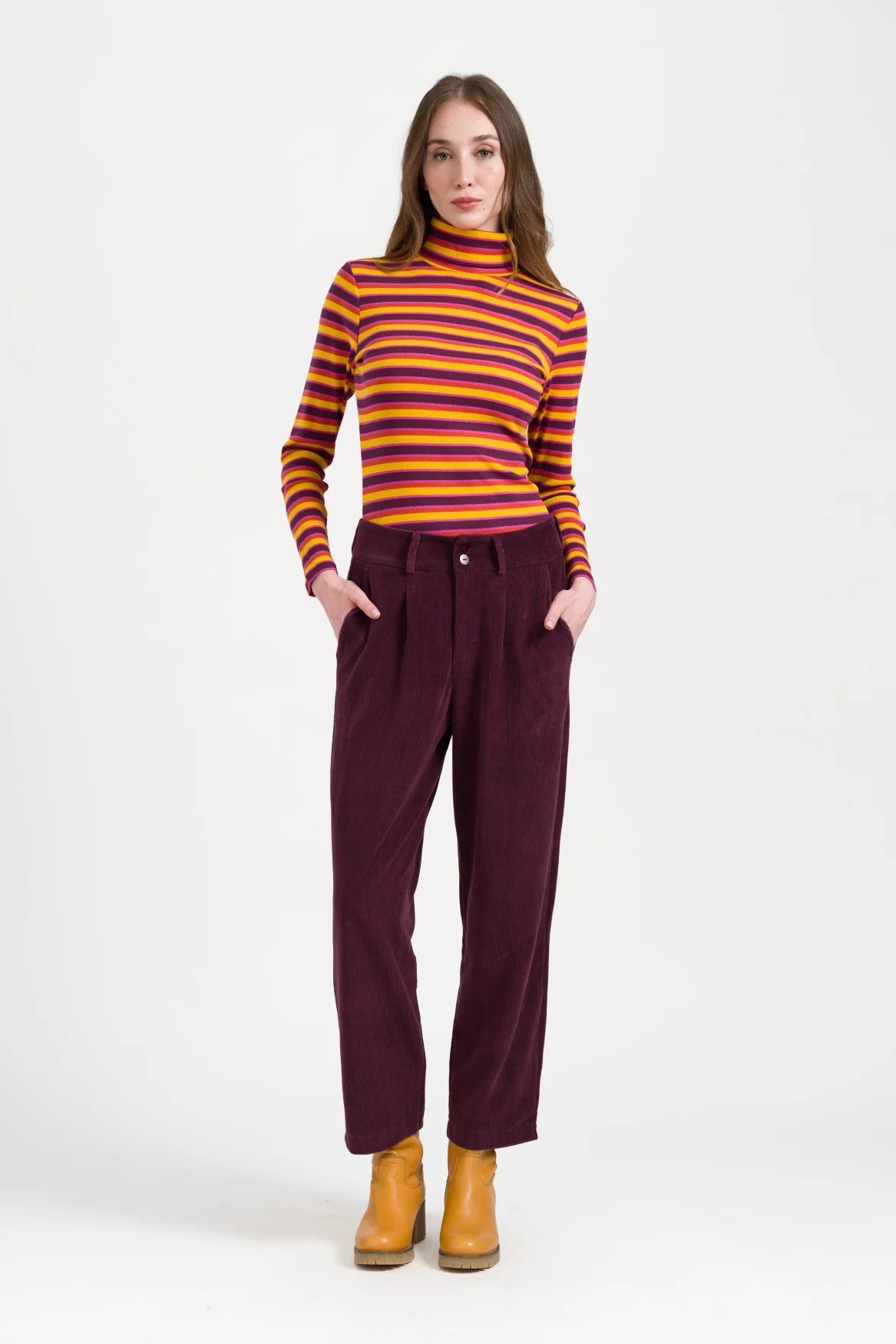Lalamour Hose aus Samtcord "Brooklyn" weinrot