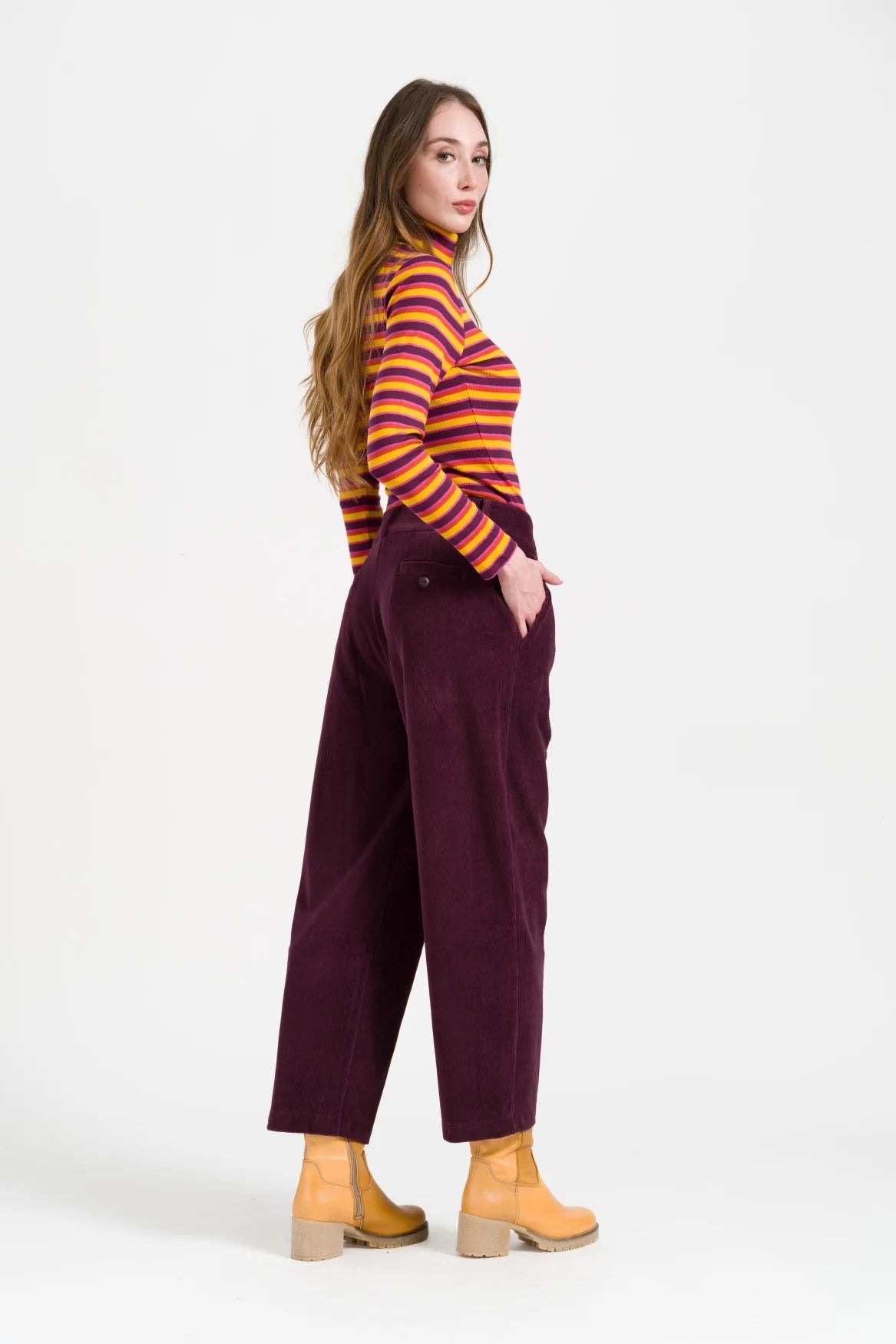 Lalamour Hose aus Samtcord "Brooklyn" weinrot