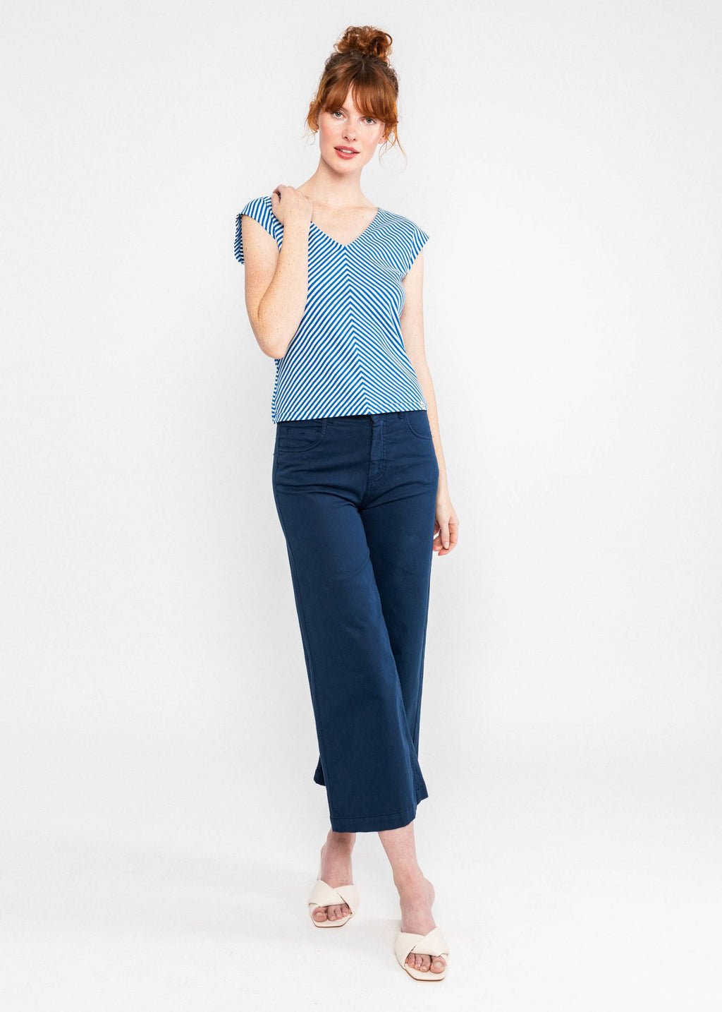 Blutsgeschwister Top "Vintage V-Neck" blau/weiß gestreift