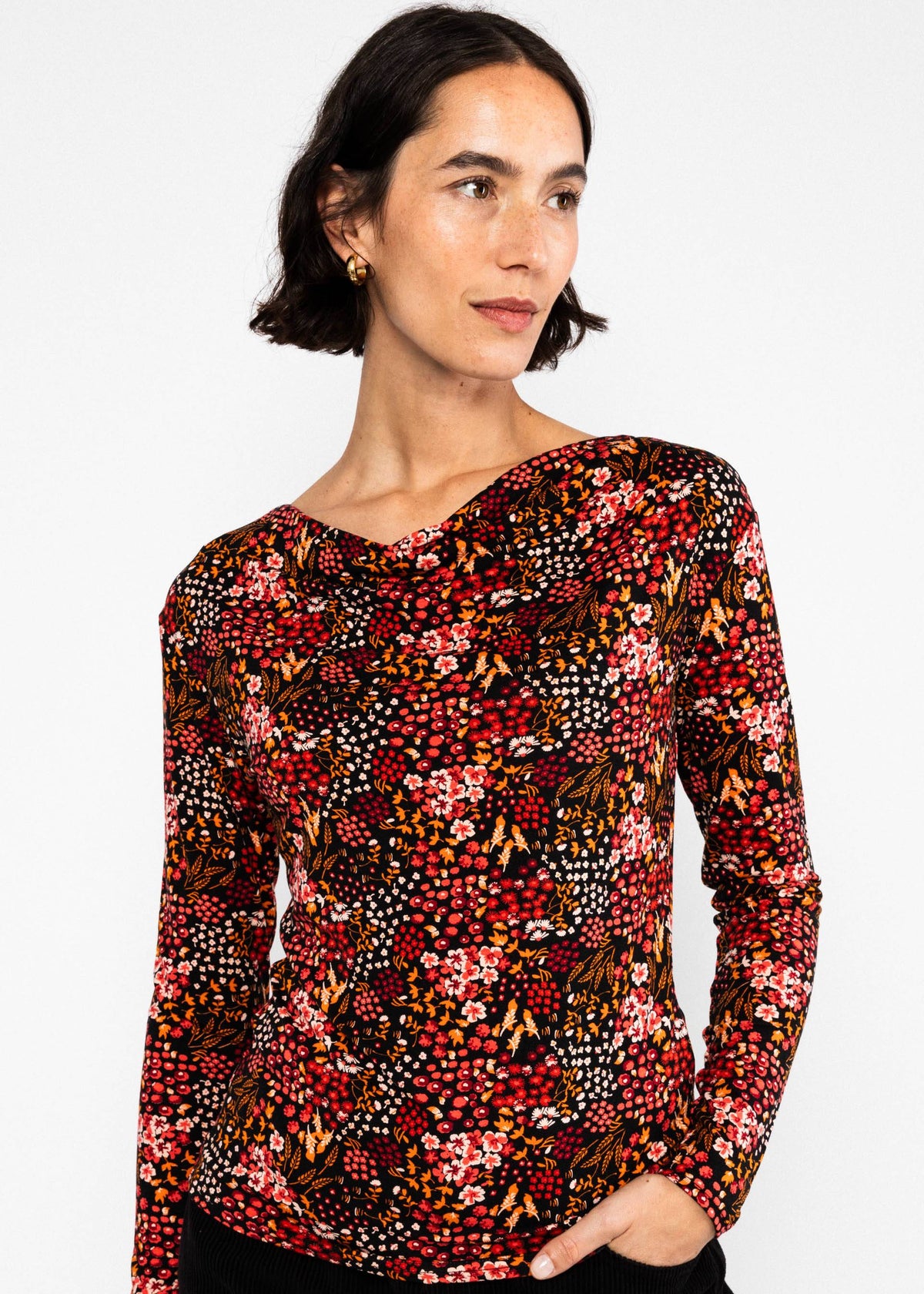 Blutsgeschwister Shirt mit Wasserfall "Wishful Waterfall" schwarz/geblümt