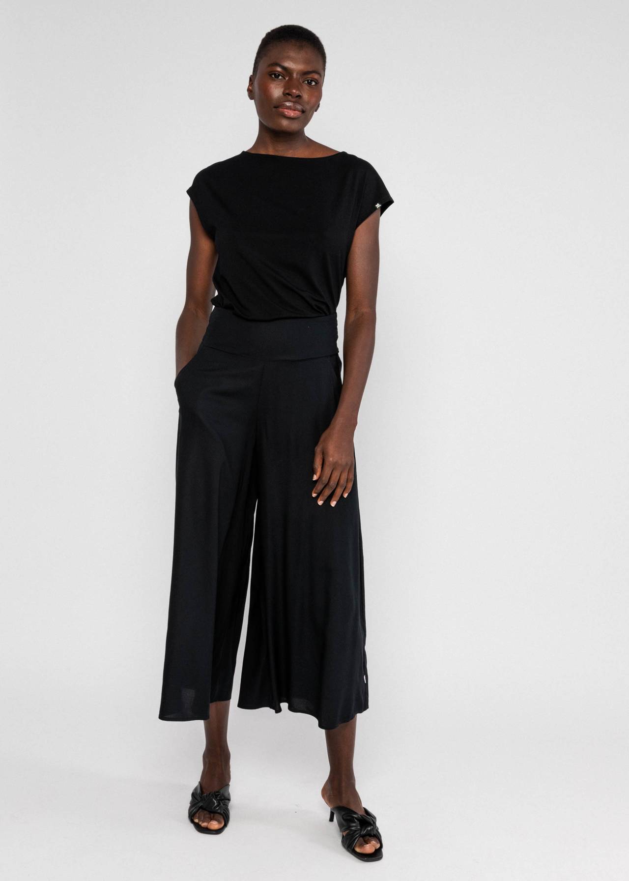 Blutsgeschwister Culotte "In Full Bloom" schwarz