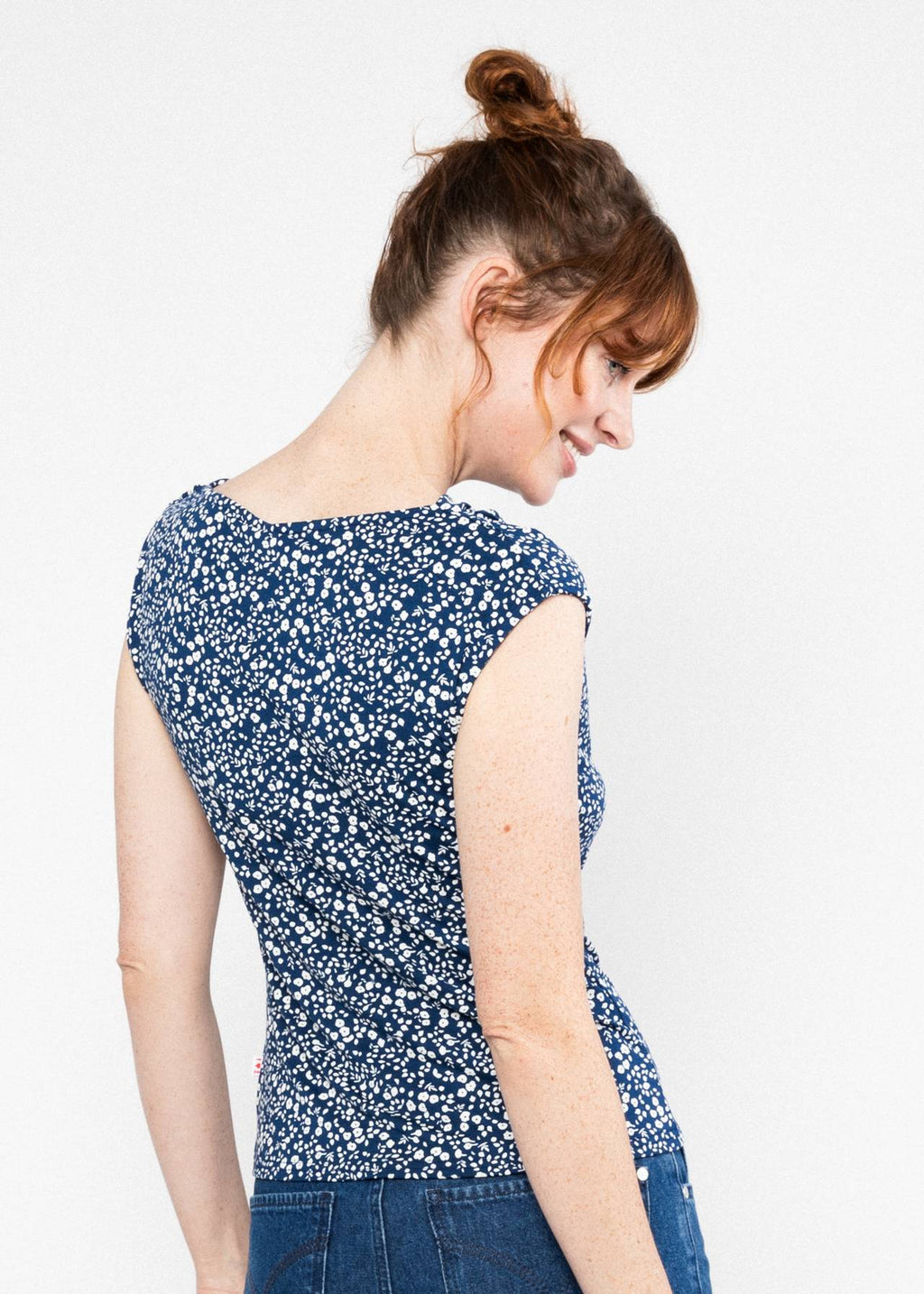 Blutsgeschwister Shirt "Wishful Summer Waterfall" blau/weiß geblümt