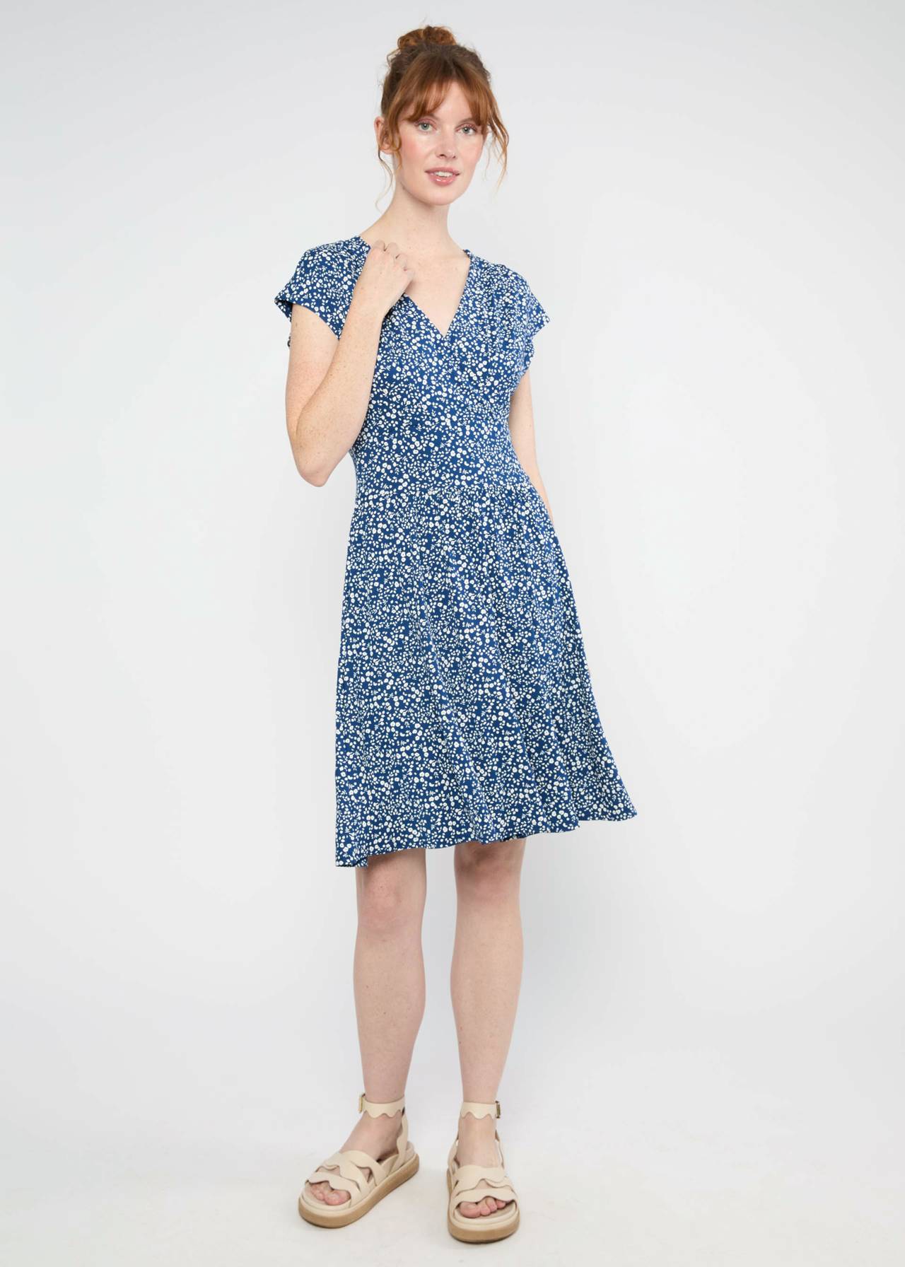 Blutsgeschwister Kleid "La vie est belle" blau/weiß geblümt