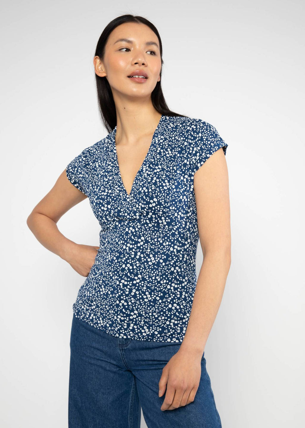 Blutsgeschwister Shirt "Mon Cher Cache-Coer" blau/weiß geblümt