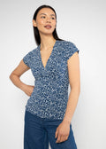 Blutsgeschwister Shirt "Mon Cher Cache-Coer" blau/weiß geblümt