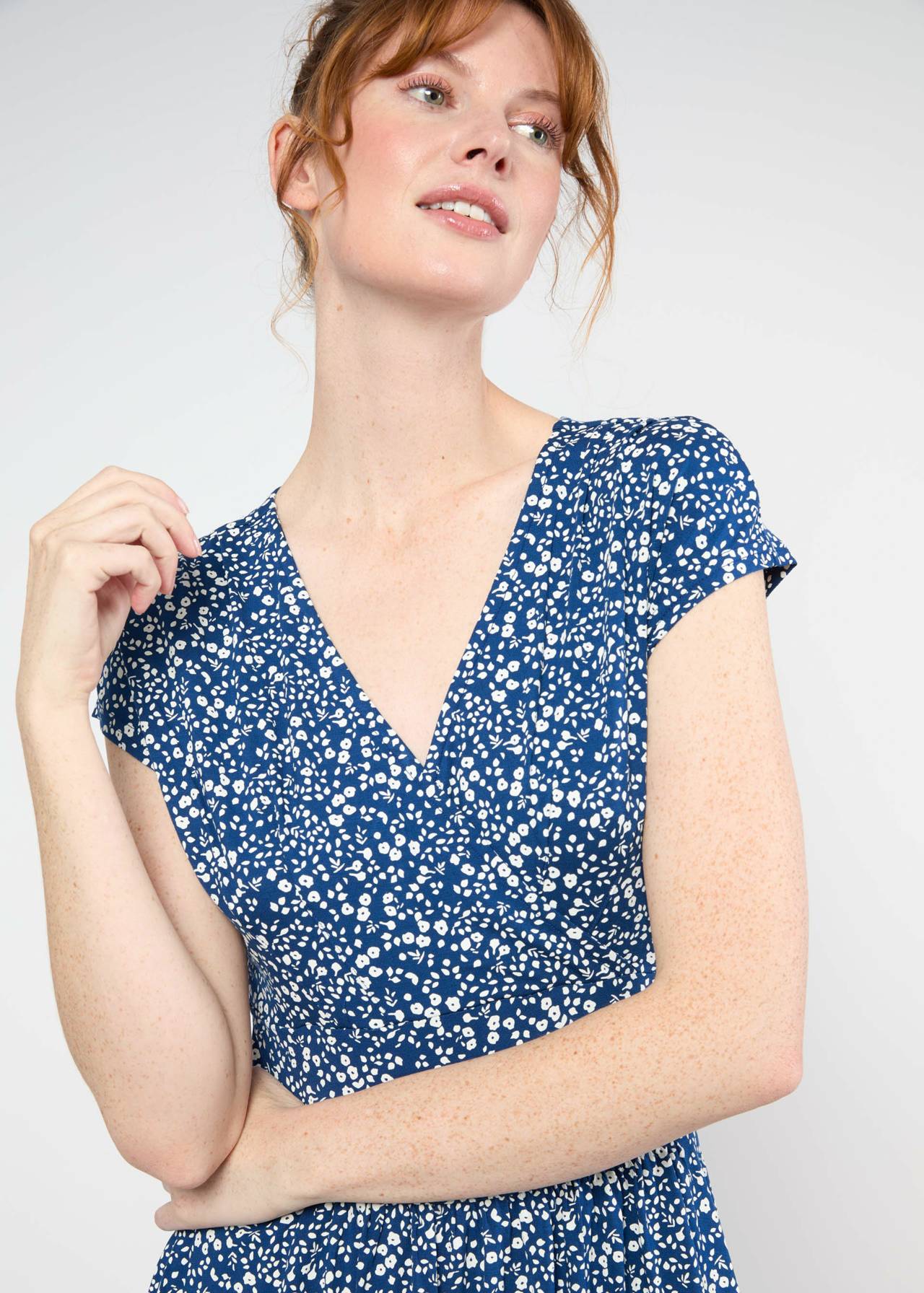 Blutsgeschwister Kleid "La vie est belle" blau/weiß geblümt