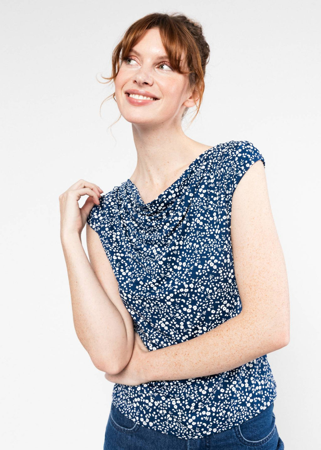 Blutsgeschwister Shirt "Wishful Summer Waterfall" blau/weiß geblümt